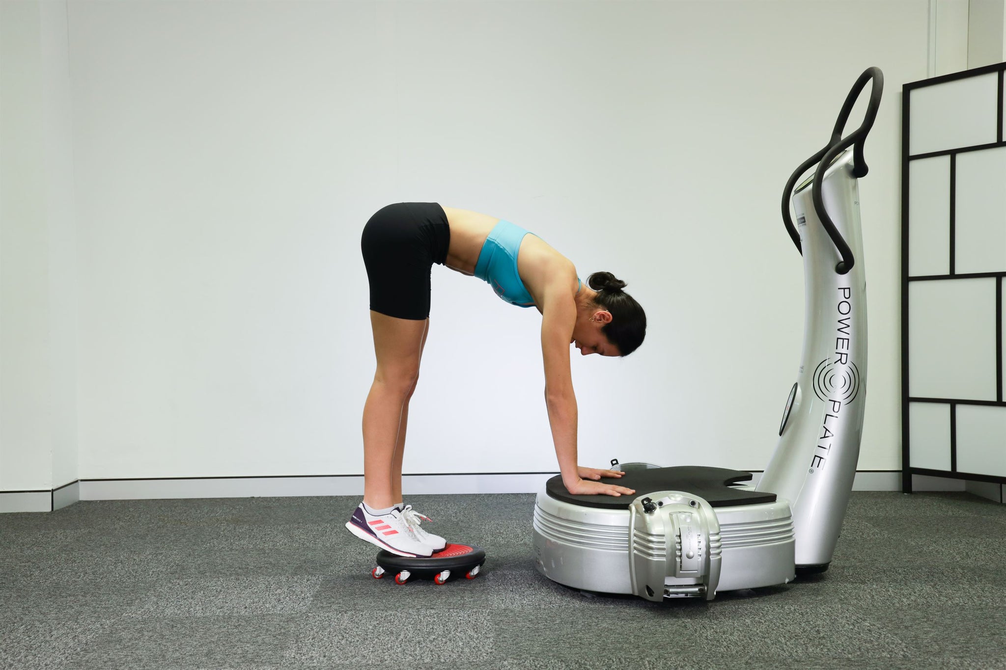 Prone (Reverse) Roll Out, Tuck and Pike Progressions on a Power Plate